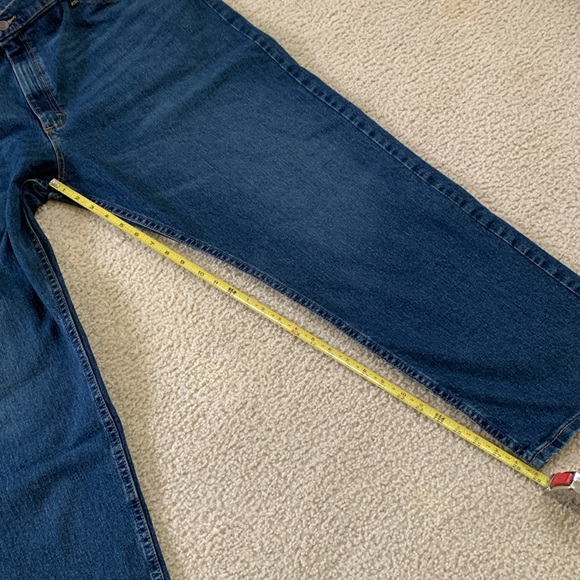 ✋Like New Wrangler Denim Relaxed Fit Jeans with Flex 42 x 29 Like New - Picture 6 of 7
